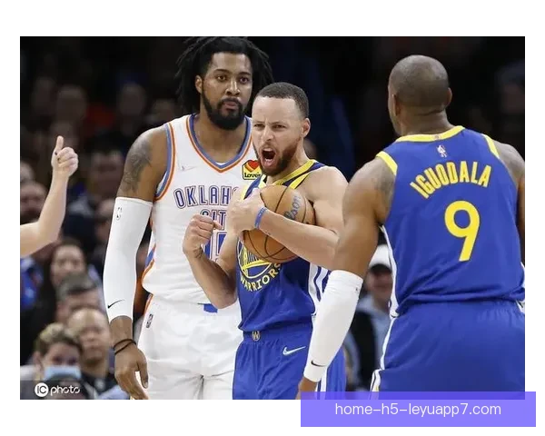 勇士鏖战雷霆全场焦点激烈对决精彩瞬间回顾