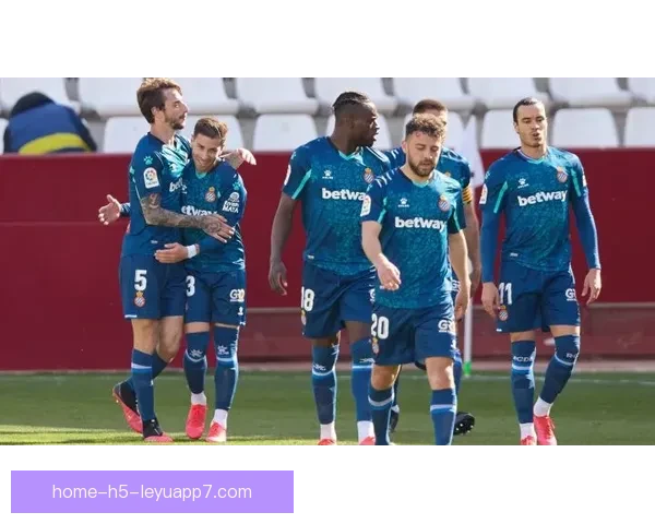 图尔宾女足主场遭斯图加特女足三球完胜战绩落后